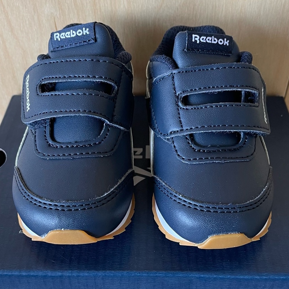 Reebok Infants Royal Cljog 2 KC Sneaker Collegiate Navy/White Size 4 NWOT